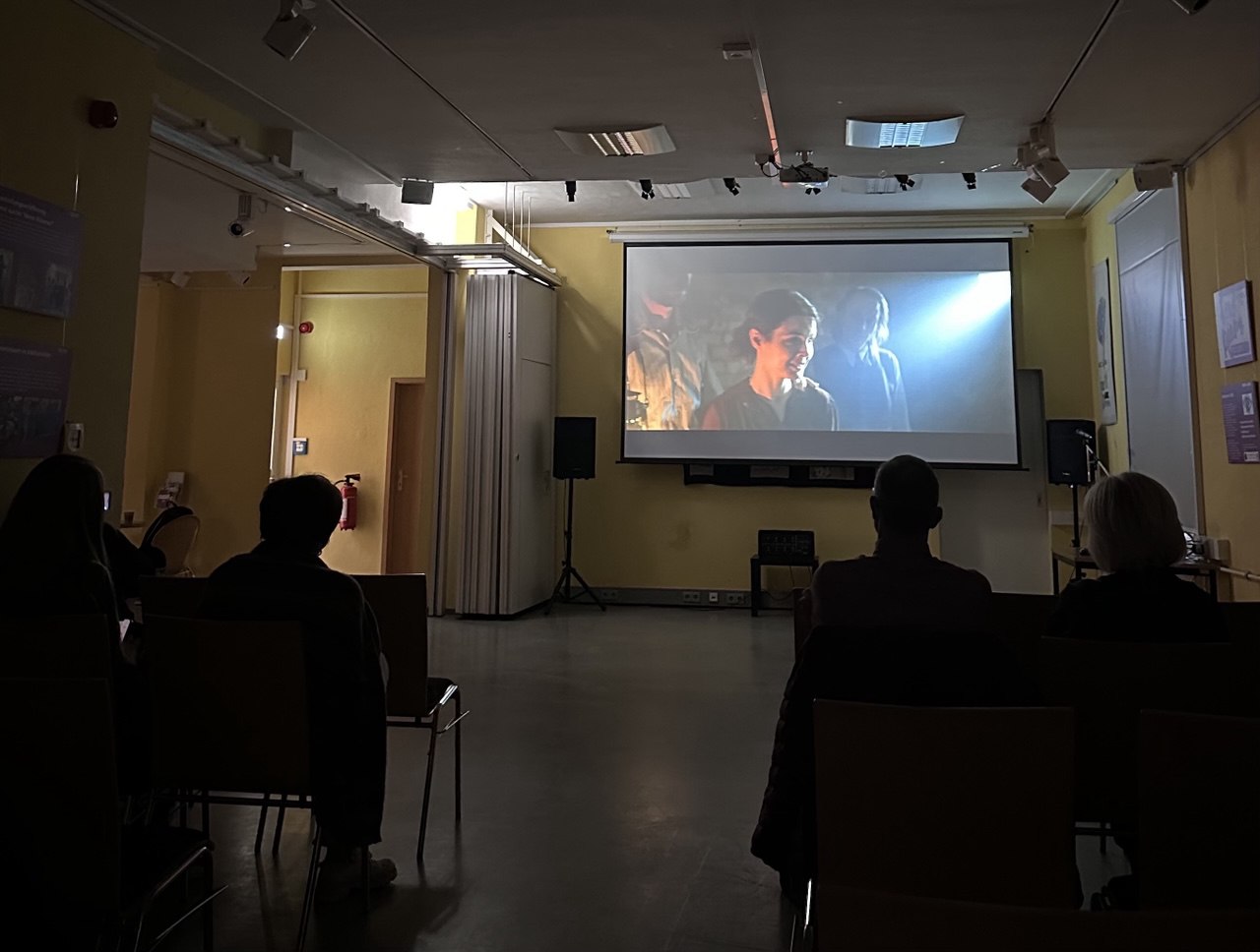 Bewegende Veranstaltung in der AGSA: Filmvorführung und Zeitzeugengespräch mit Roman Haller