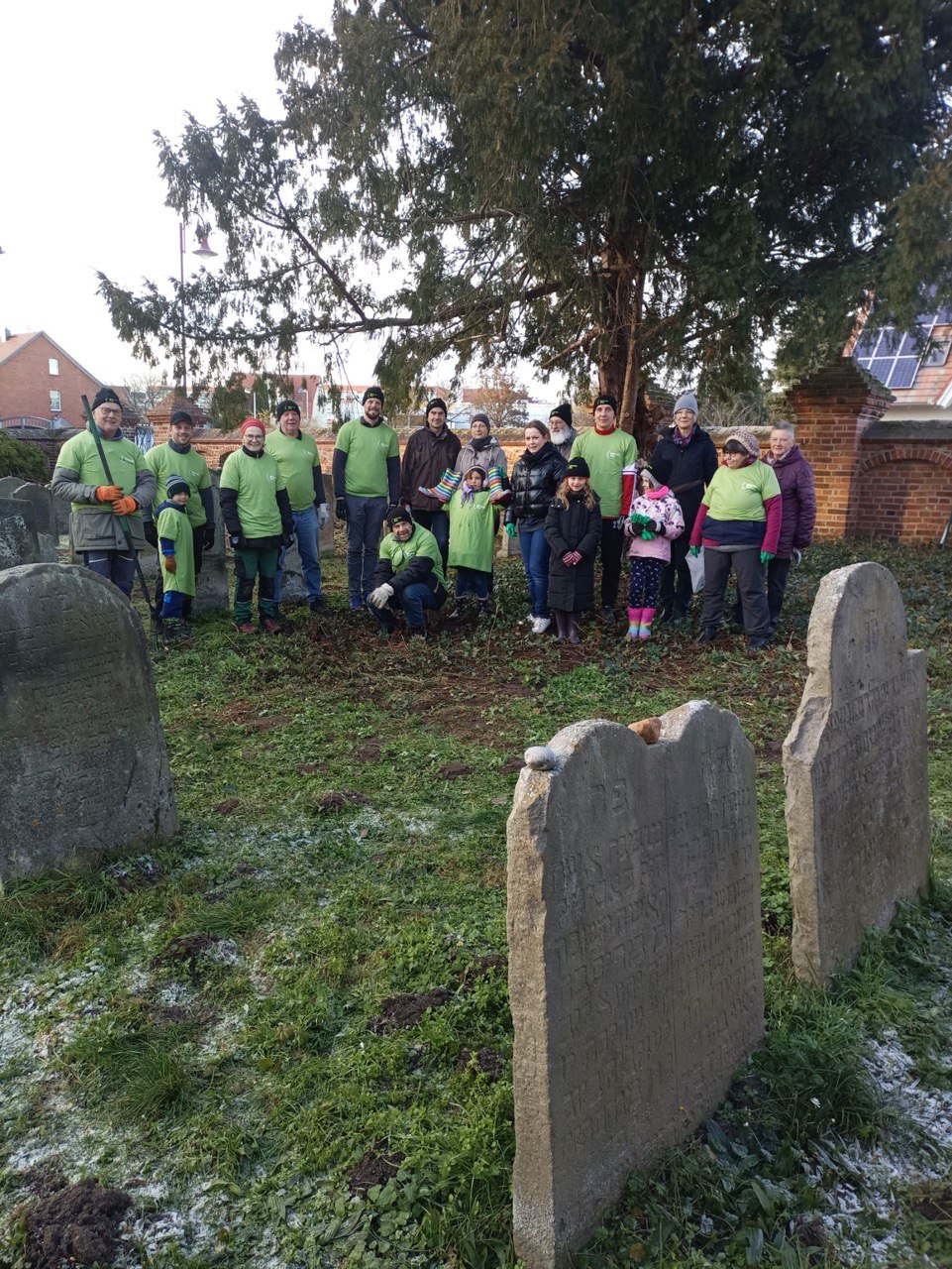 Tangermünde. Mitzwah Day mit Gummistiefeln 