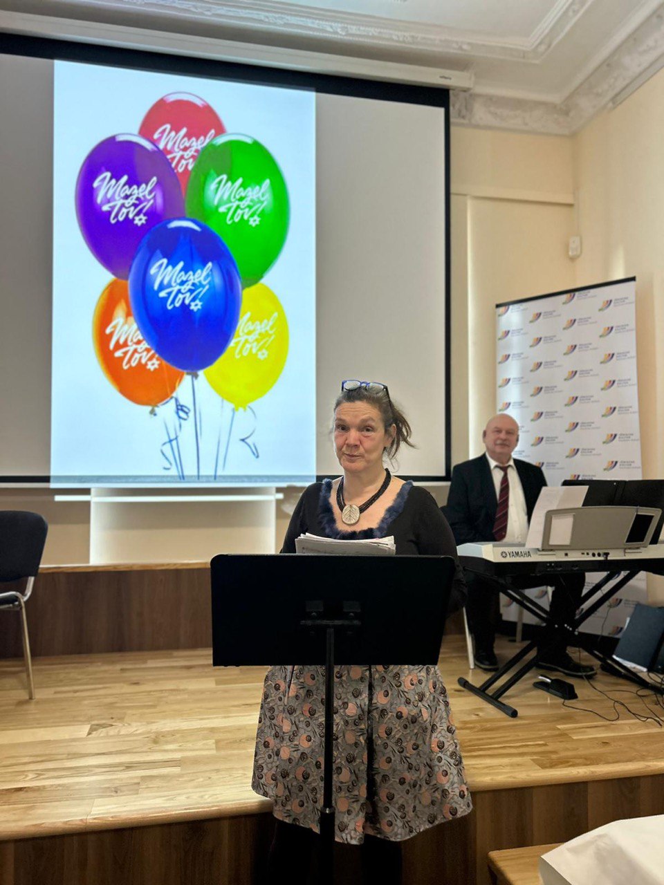 Mazal tov-alles gute! 